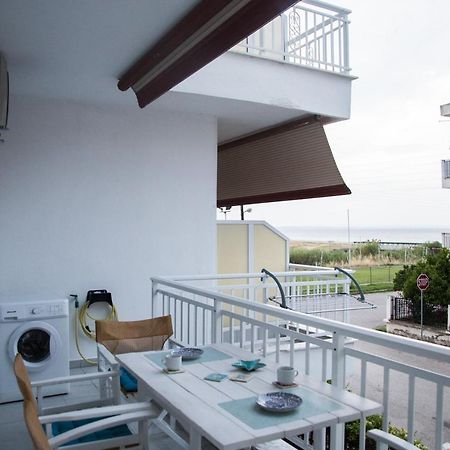 Grey Theros Apartments Паралия Дионисиу Екстериор снимка