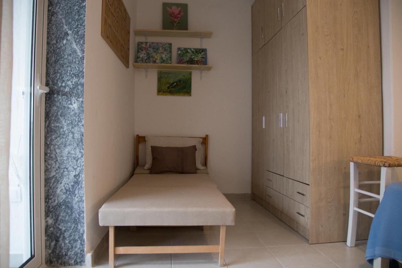 Grey Theros Apartments Паралия Дионисиу Екстериор снимка